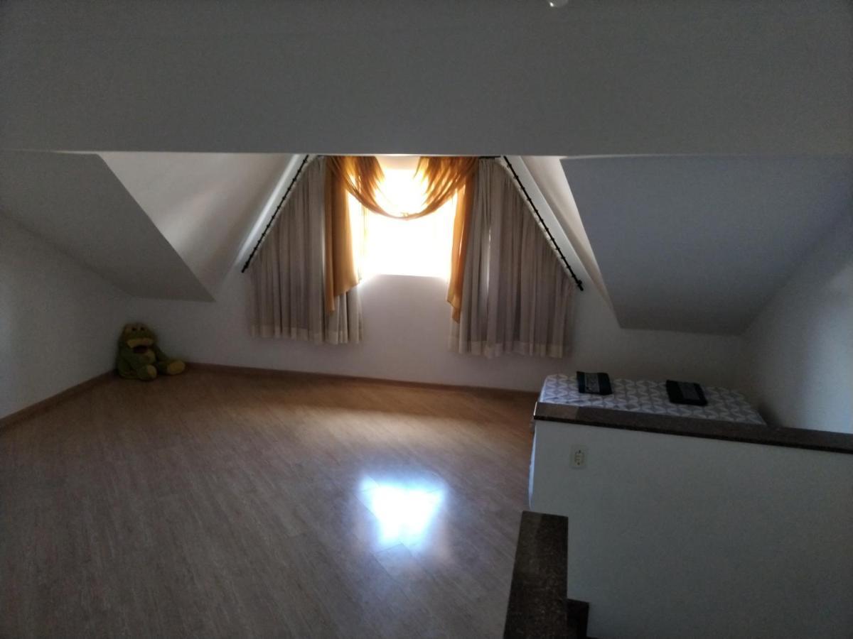 Casa Triplex Curitiba, Tingui, Bacacheri, Cindacta, Batalhao, Hospital Vita, Policia Federal, Pf Сasa de vacaciones